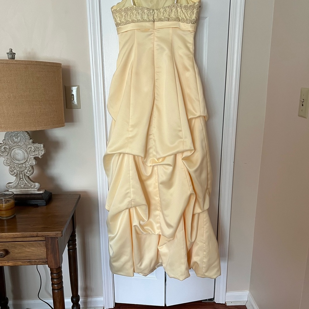 Elegant Strapless Cream Dress
